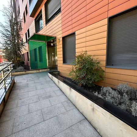 Unamuno By Living Бильбао